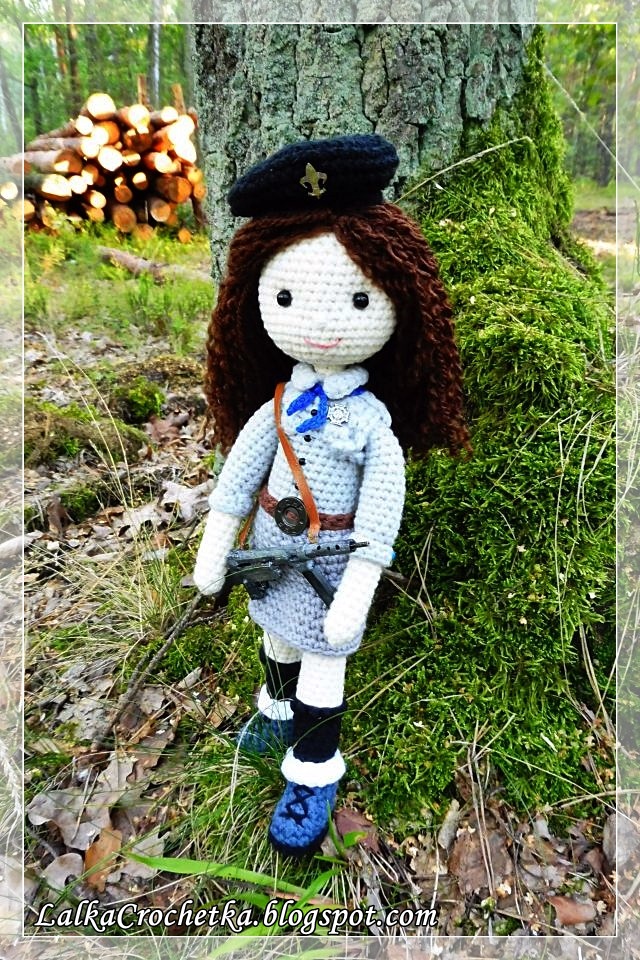 http://lalkacrochetka.blogspot.com/2016/08/doll-girl-scout-julka-lalka-harcerka.html