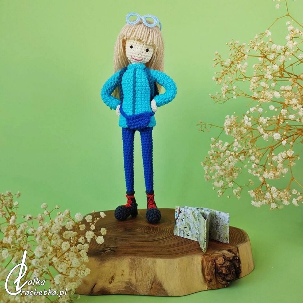 figurka ze zdjecia lalka portretowa spersonalizowana przyjaciolka urodziny turystka gorska