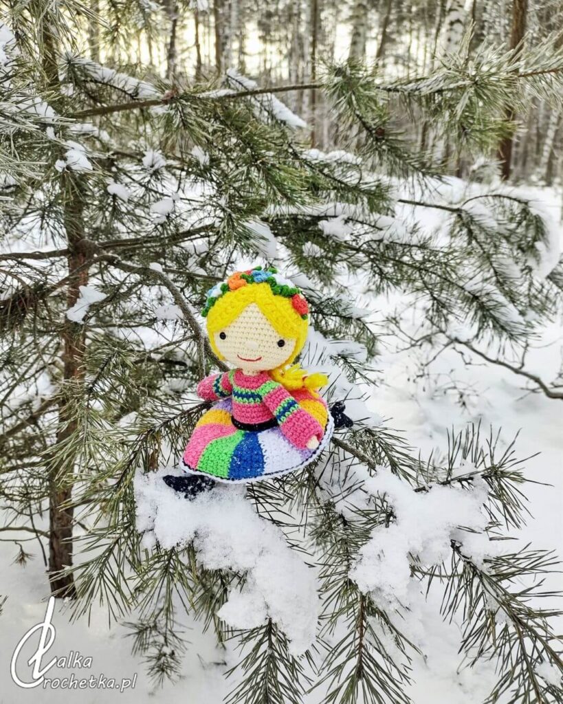 personalizowana lalka ludowa lowiczanka akcesoria foto pamiatka z polski upominek